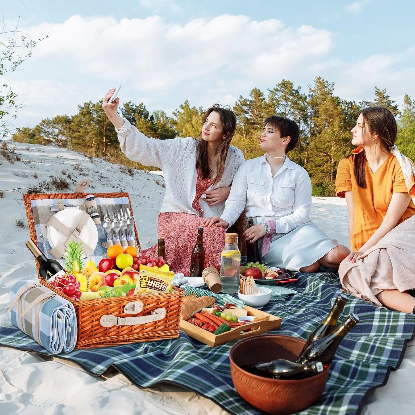 Wicker Picnic Basket for Four with Waterproof Blanket and Insulated Cooler
